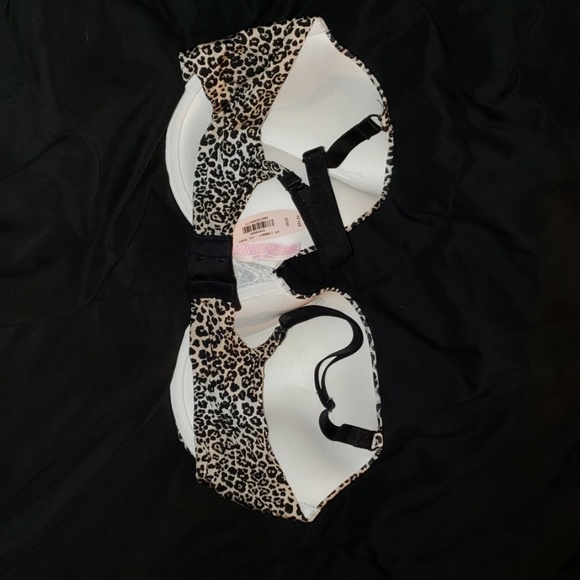 Victoria Secret Demi Bra - Picture 3 of 5